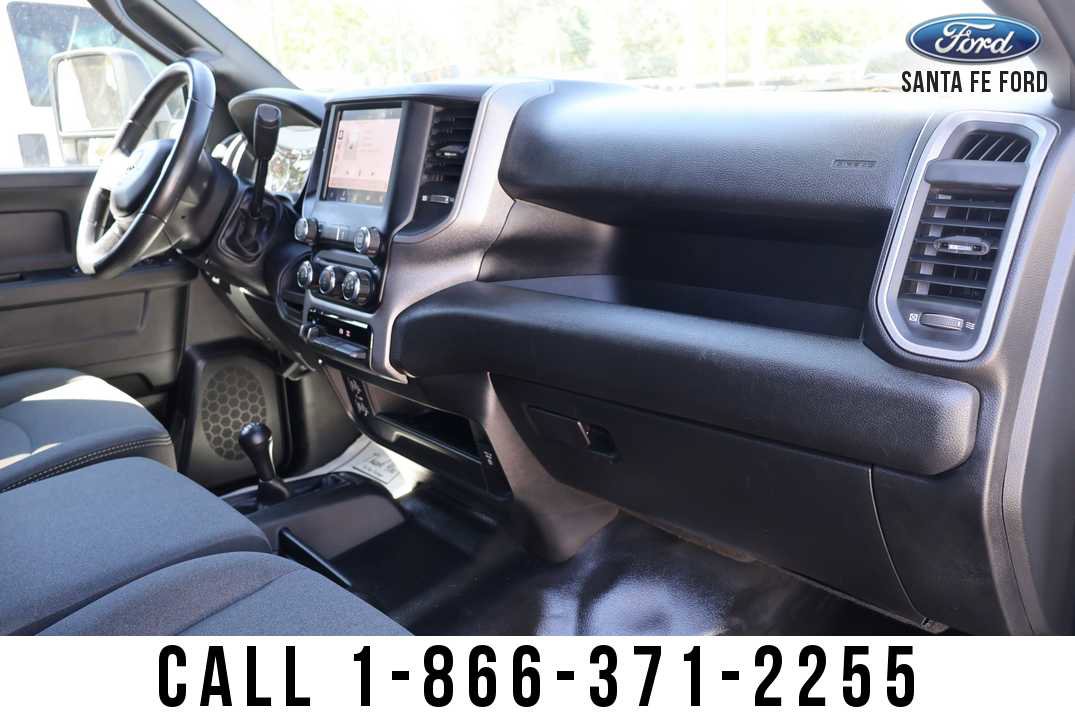 Used 2024 RAM 3500 Tradesman w/ Chrome Appearance Group image 19