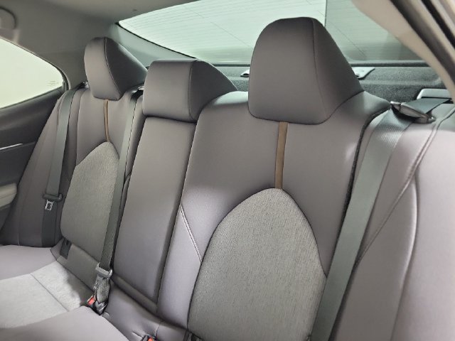 Used 2020 Toyota Camry LE FWD image 13