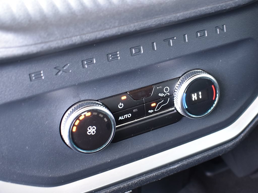 Certified 2025 Ford Expedition Active AWD/4WD image 27