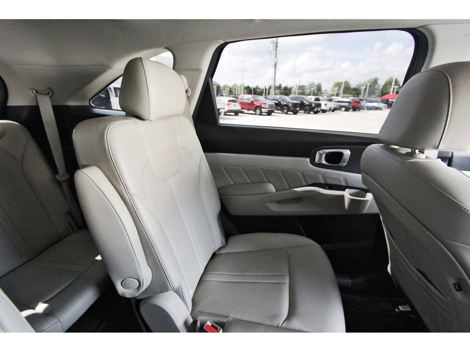 Used 2023 Kia Sorento SX image 13