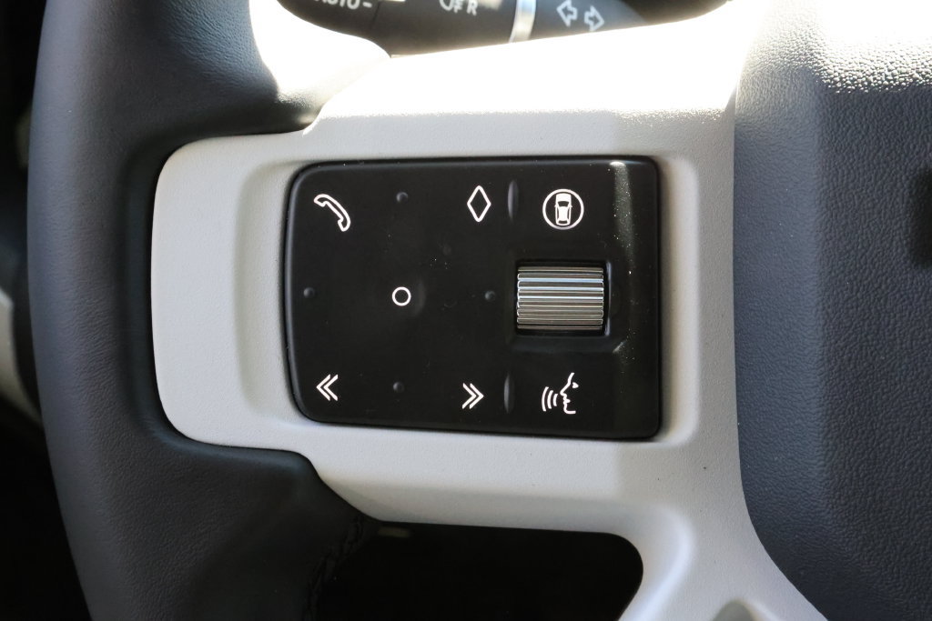New 2026 Land Rover Defender 110 X-Dynamic SE AWD/4WD image 18