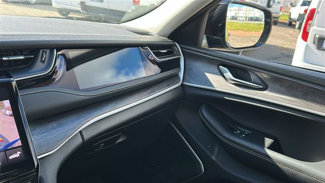 Used 2023 Jeep Grand Cherokee 30th Anniversary image 20