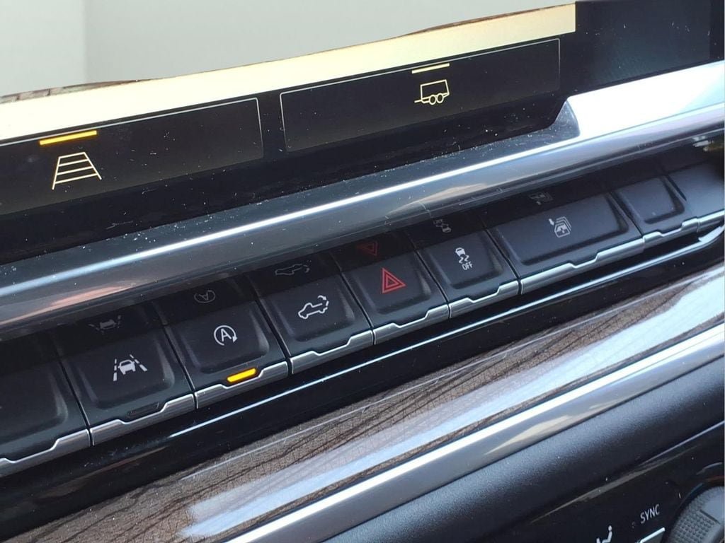 Used 2022 Chevrolet Silverado 1500 LT AWD/4WD image 11
