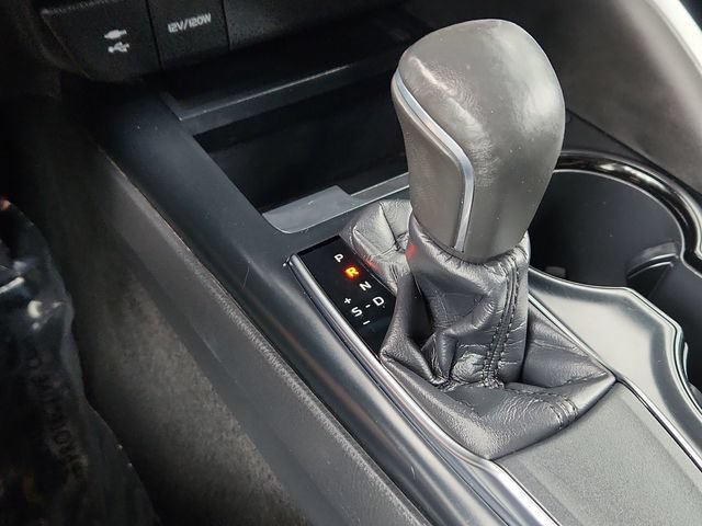 Used 2019 Toyota Camry SE w/ Carpet Mat Package FWD image 39