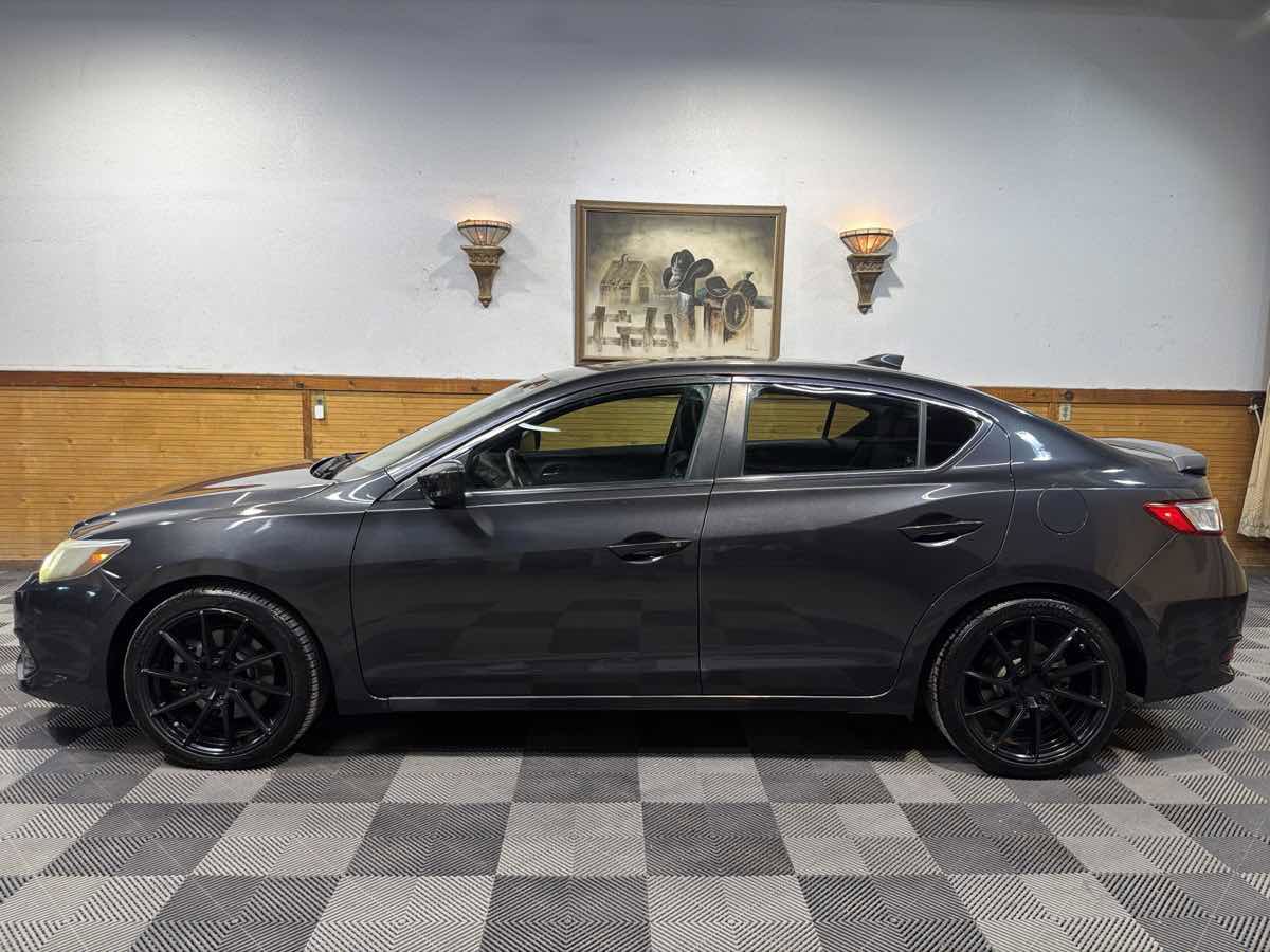 Used 2016 Acura ILX w/ Technology Plus Package image 2