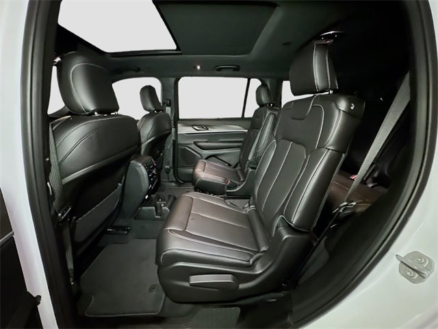 New 2025 Jeep Grand Cherokee L Limited image 15