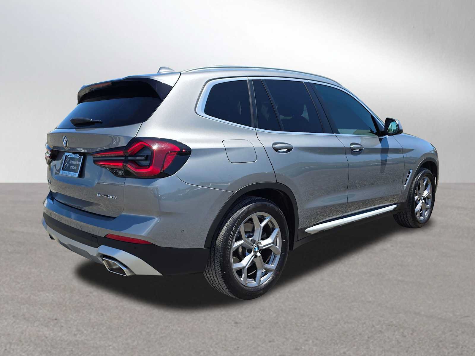 Used 2024 BMW X3 sDrive30i w/ Convenience Package RWD image 3