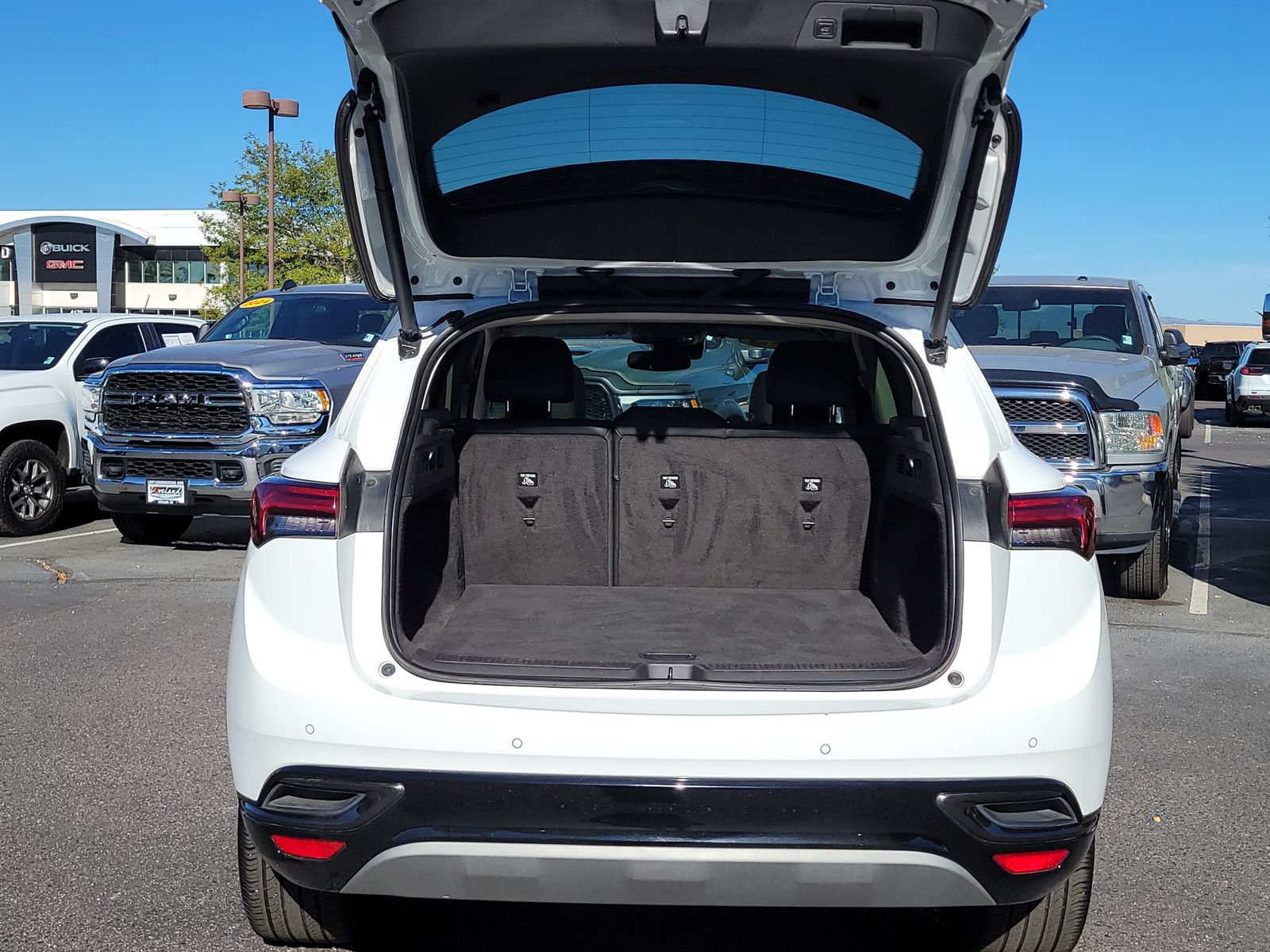 Used 2023 Buick Envision Essence w/ Sport Touring Package AWD/4WD image 14