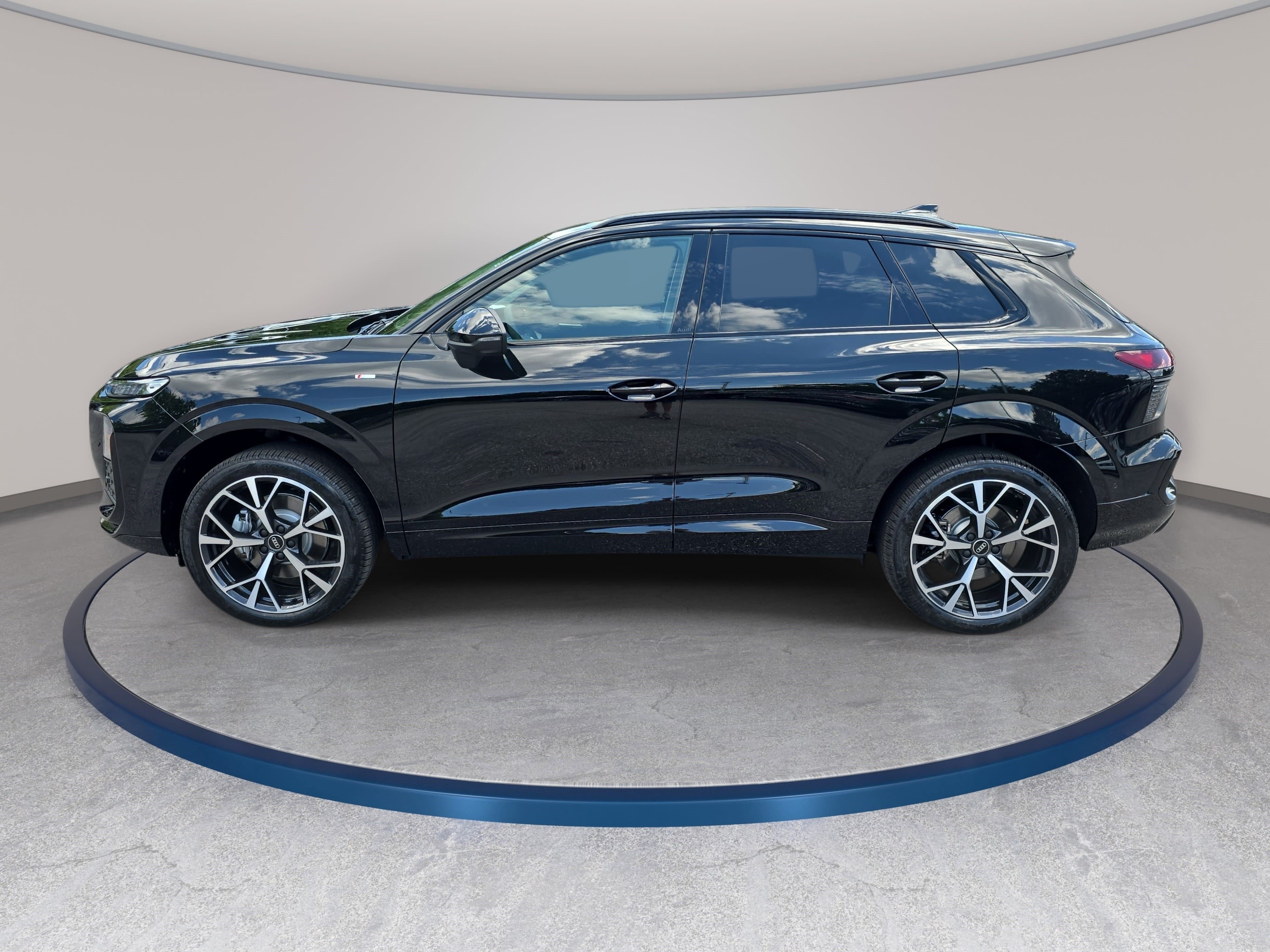 New 2026 Audi Q3 quattro 2.0T AWD/4WD image 8
