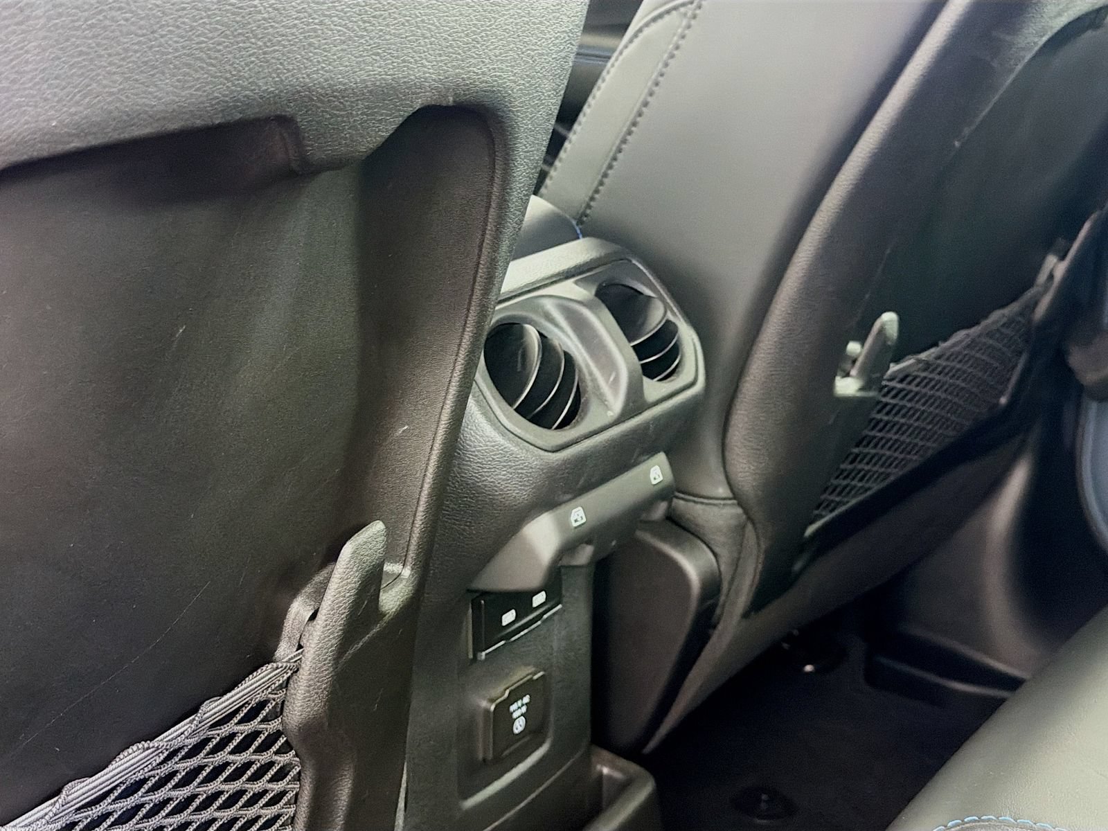 Used 2025 Jeep Wrangler Unlimited Rubicon 4xe AWD/4WD image 26