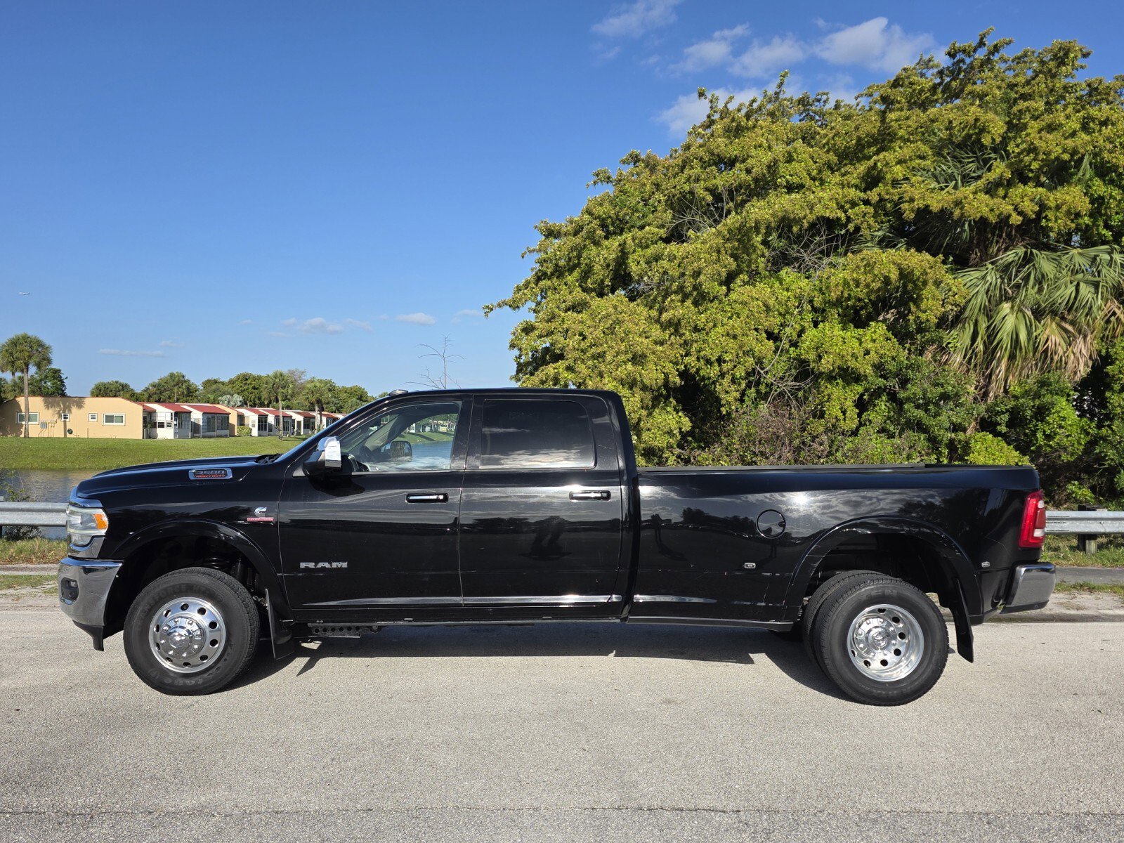 Used 2021 RAM 3500 Laramie AWD/4WD image 7