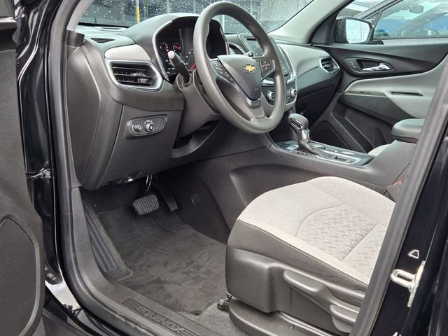 Used 2024 Chevrolet Equinox LS w/ Midnight Edition FWD image 2