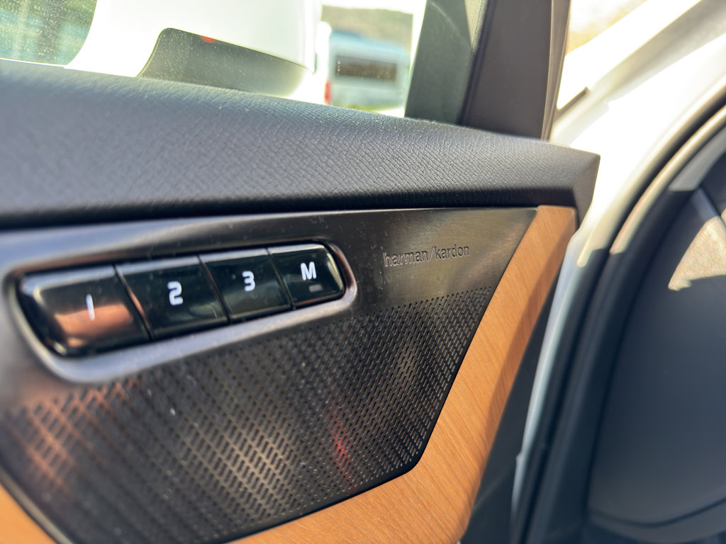 Certified 2024 Volvo XC90 B5 Plus w/ Protection Package Premier image 11