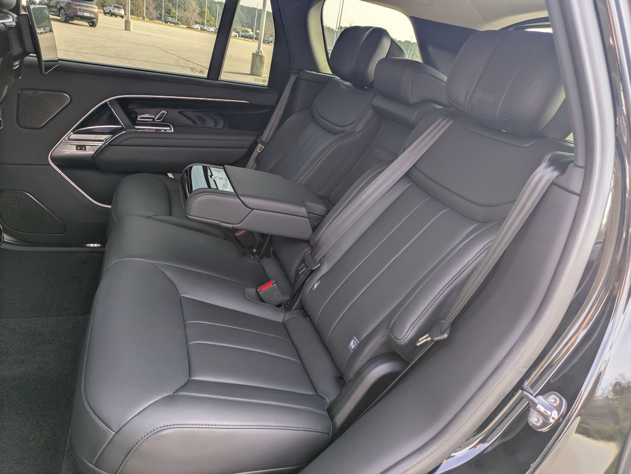 Used 2025 Land Rover Range Rover Long Wheelbase Autobiography image 27