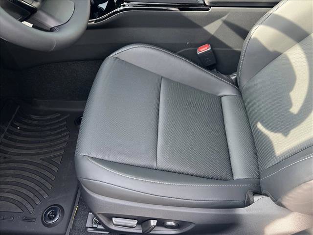 New 2026 Toyota Prius XLE image 4