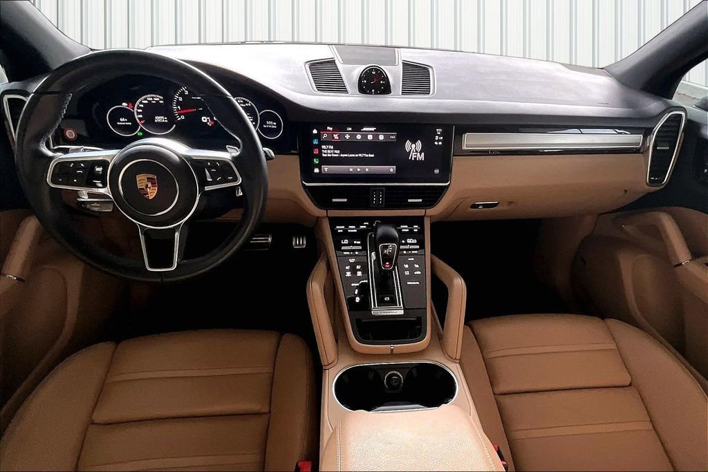 Used 2023 Porsche Cayenne S Platinum image 6