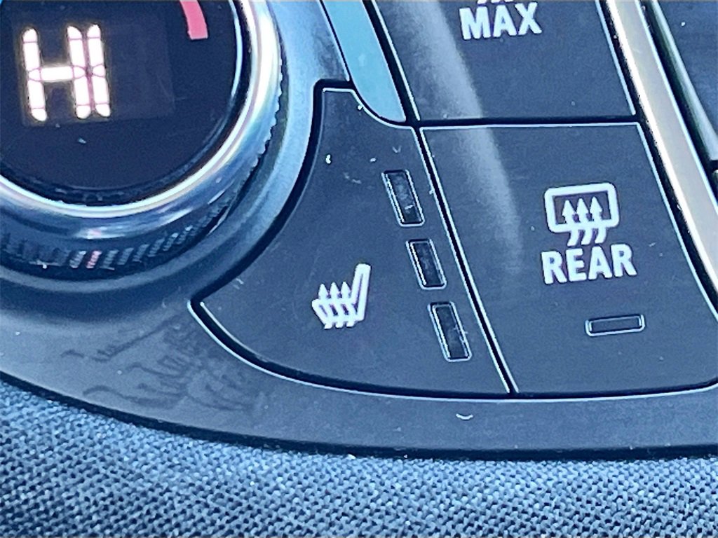 Used 2023 Chevrolet Malibu LT image 18