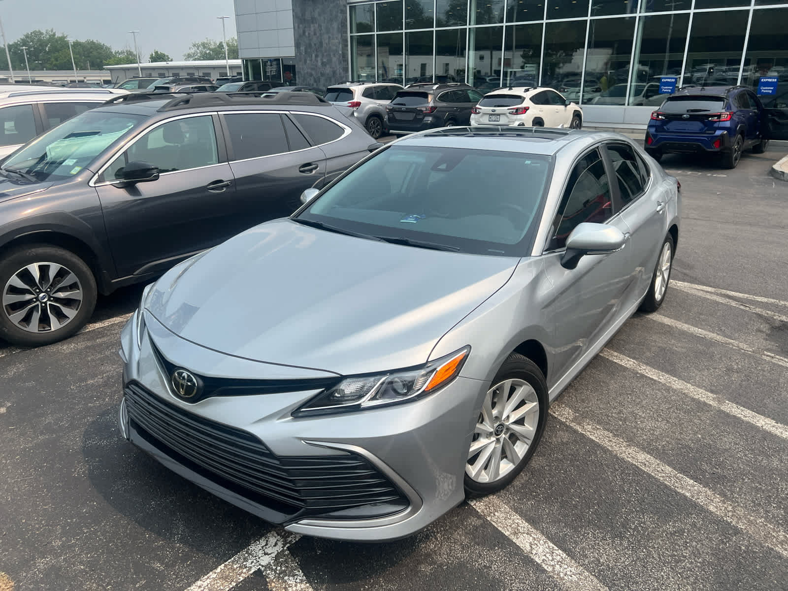 Used 2024 Toyota Camry LE w/ Convenience Package FWD image 8