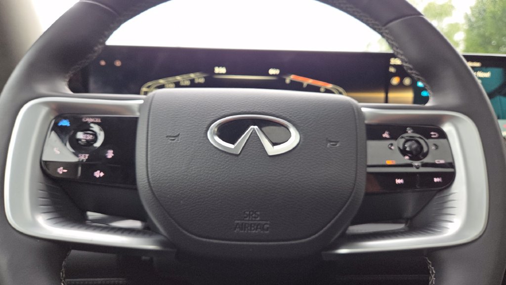 Certified 2025 INFINITI QX80 Luxe w/ Cargo Package RWD image 23