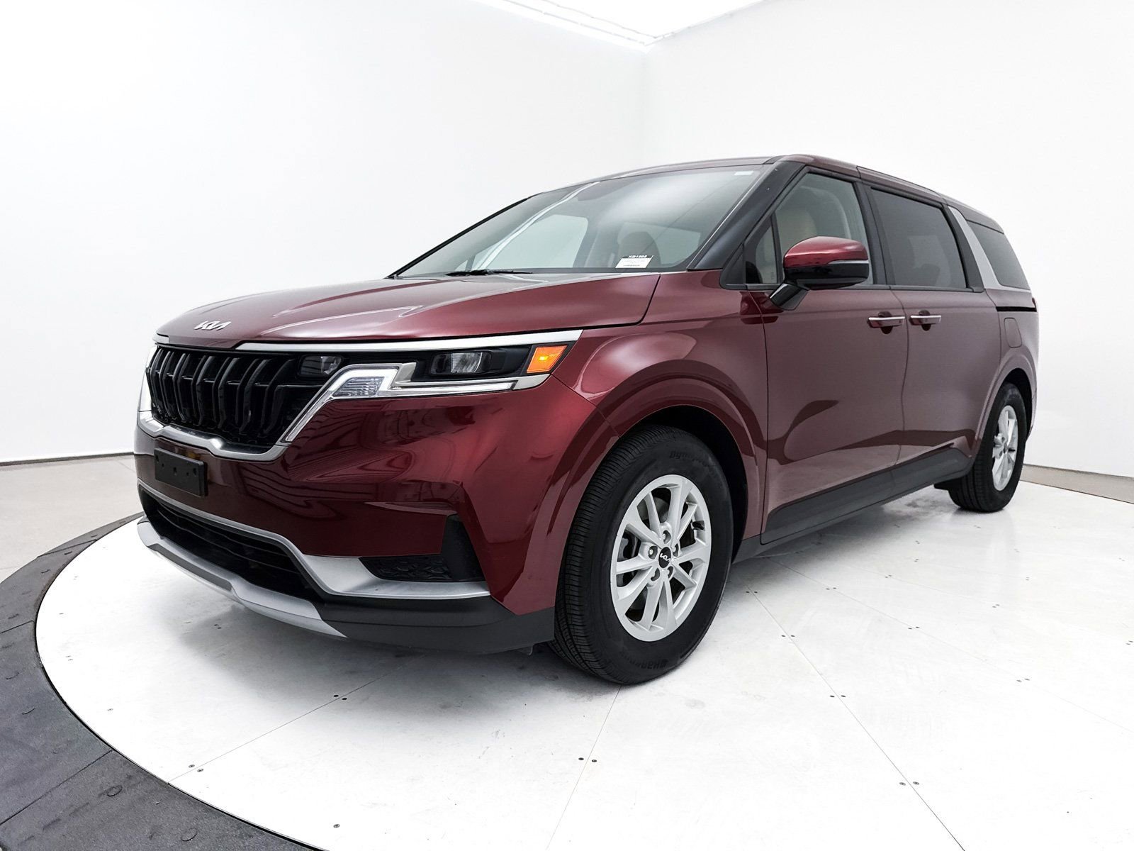 Used 2024 Kia Carnival LX image 14