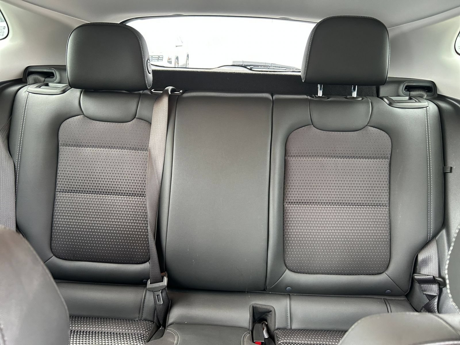Used 2025 Chevrolet Trax LT FWD image 33