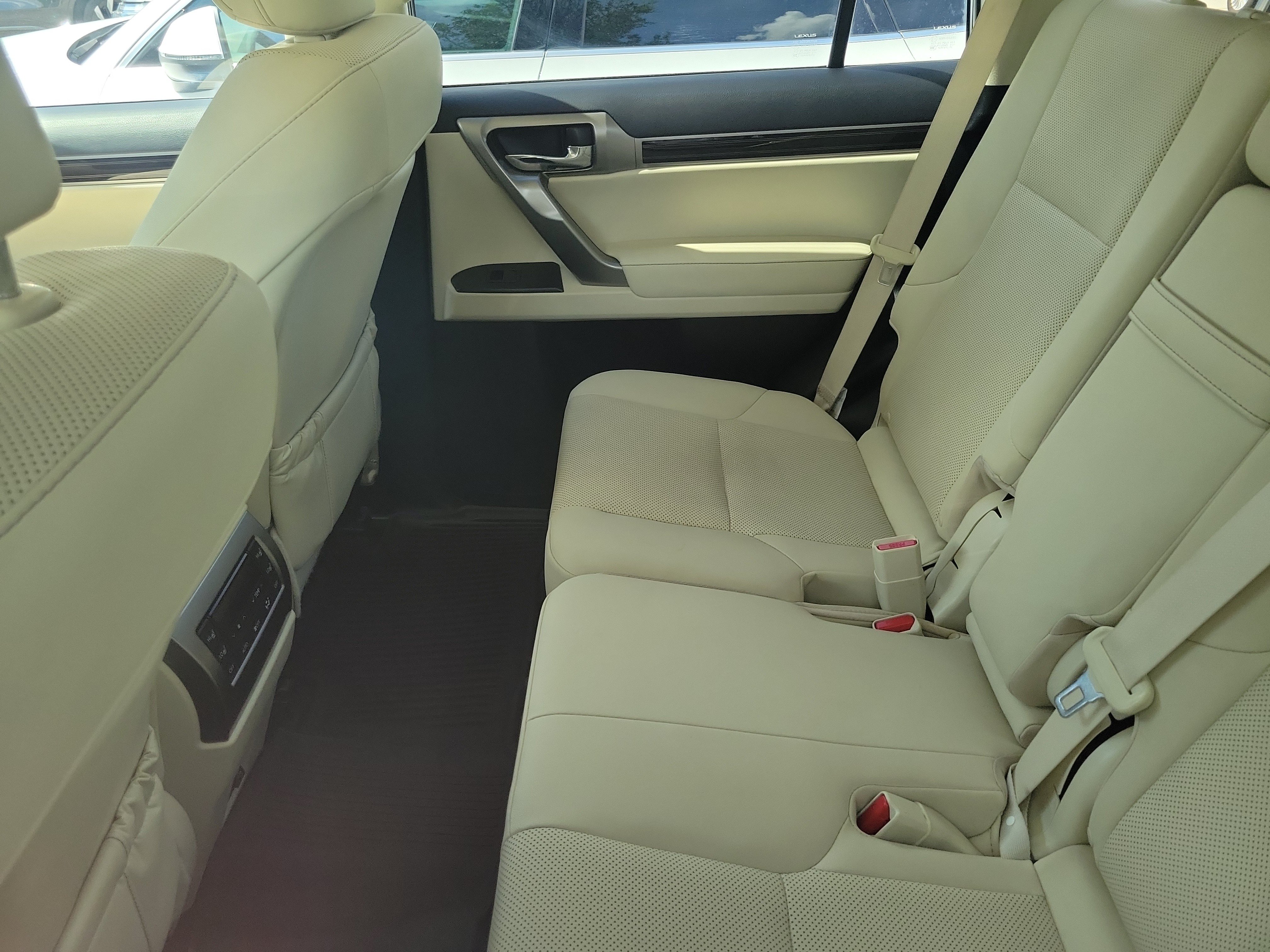 Used 2023 Lexus GX 460 Premium w/ Premium Package AWD/4WD image 10