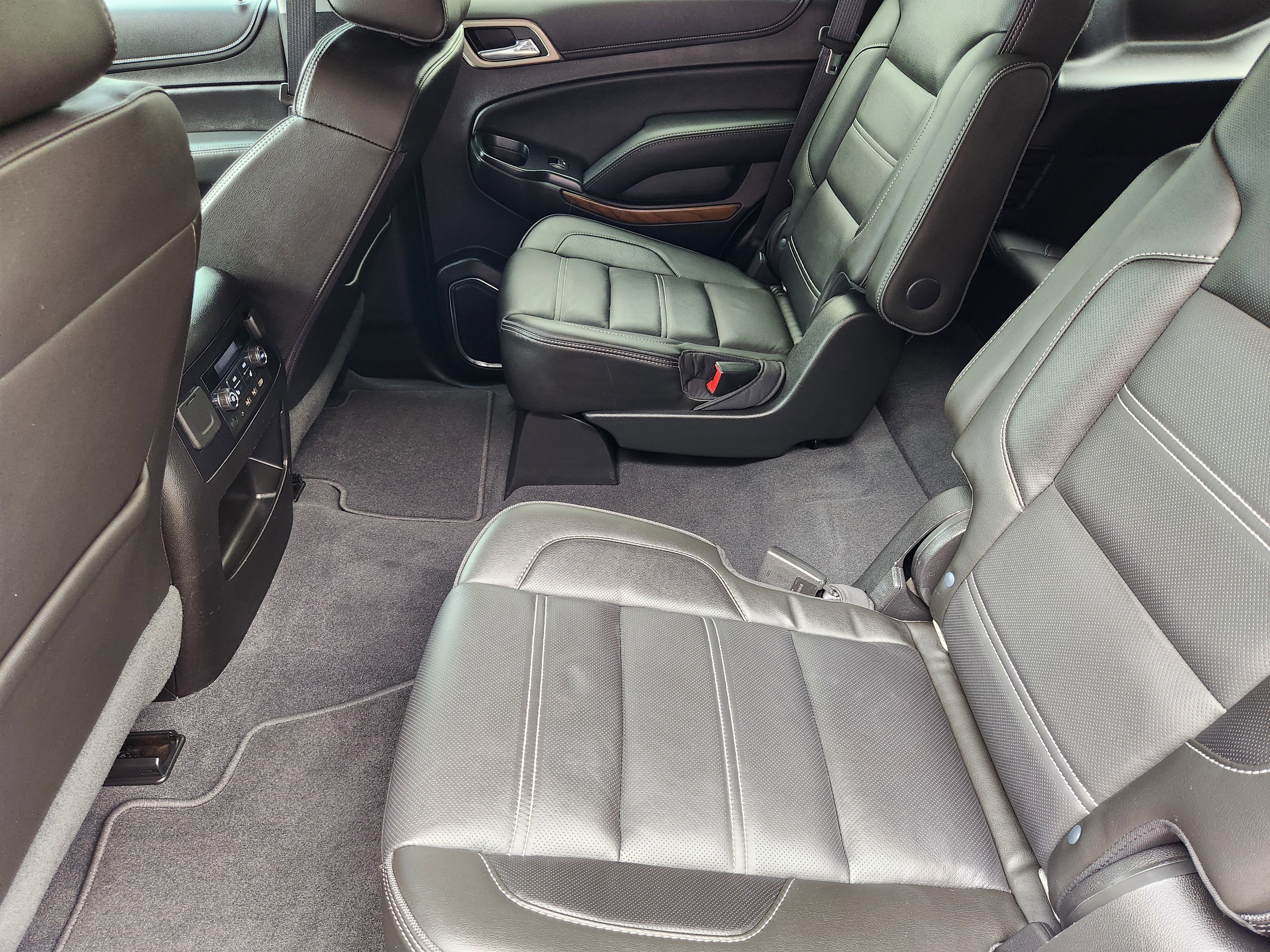 Used 2019 GMC Yukon Denali w/ Denali Ultimate Package RWD image 31