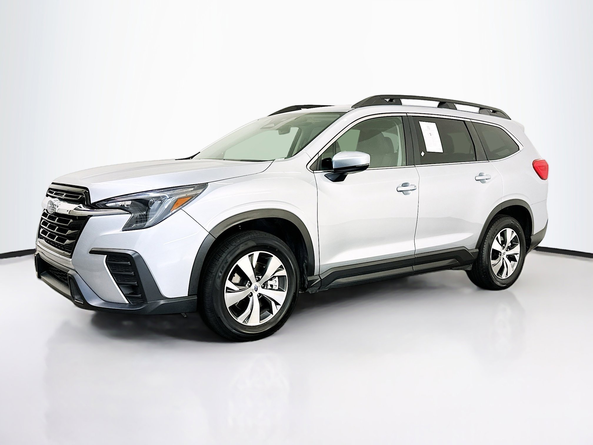 Used 2025 Subaru Ascent Premium image 3
