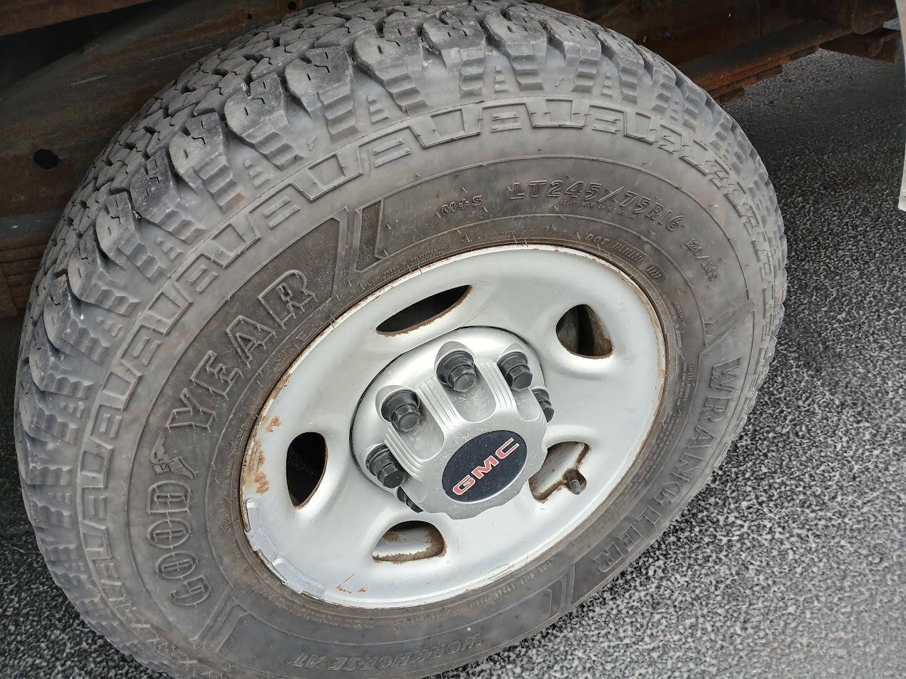 Used 2011 GMC Savana 3500 image 17