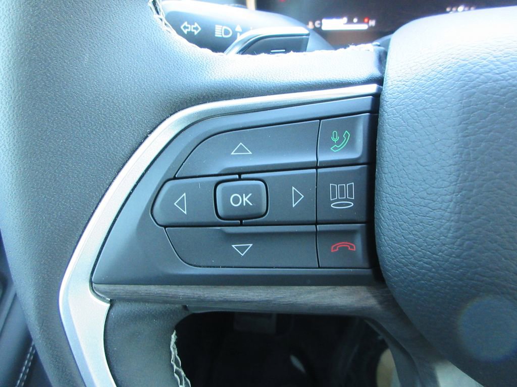 Used 2025 Jeep Grand Cherokee L Limited w/ Trailer Tow Package image 26