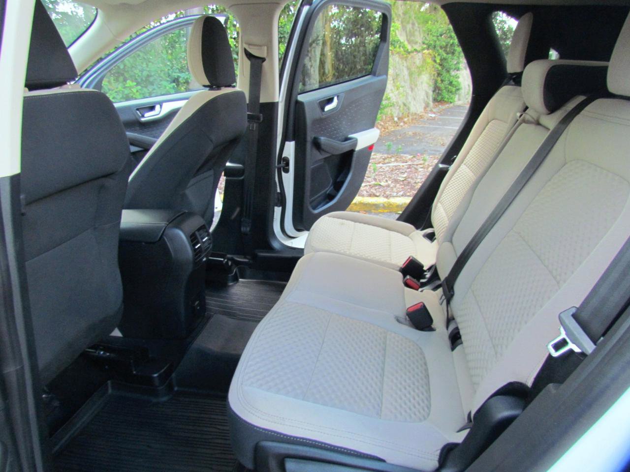 Used 2020 Ford Escape SE FWD image 23