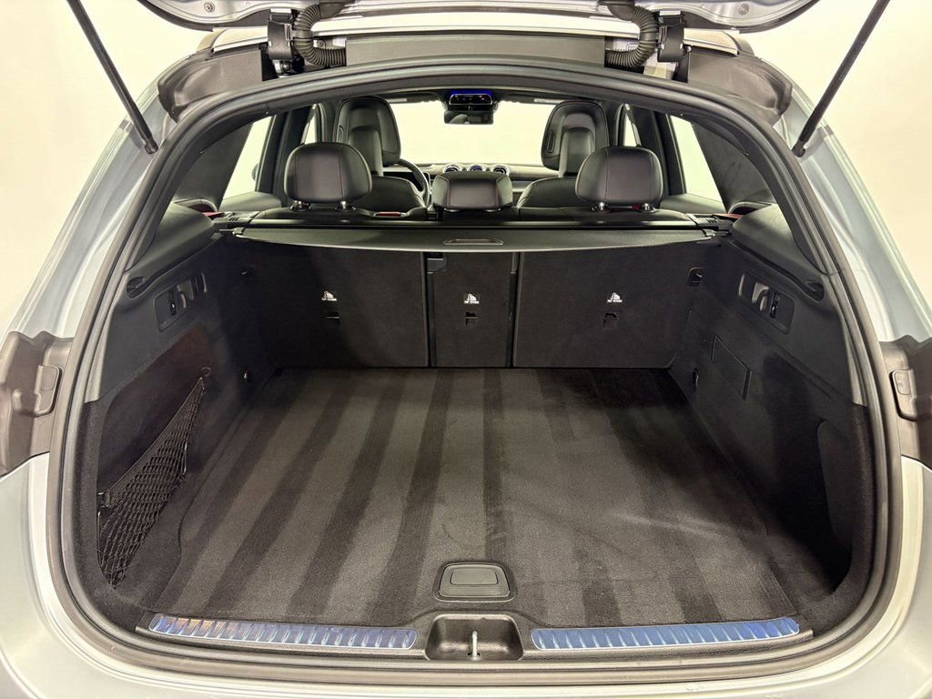 Used 2024 Mercedes-Benz GLC 43 AMG 4MATIC w/ Driver Assistance Package image 33