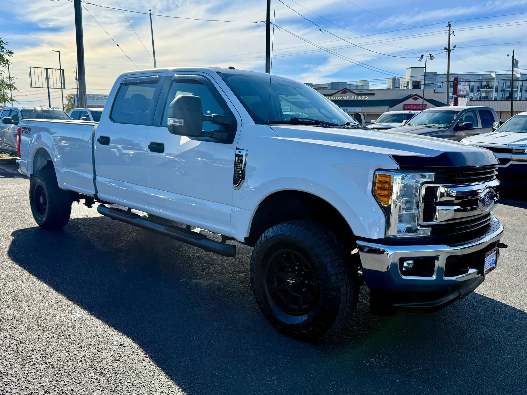 Used 2017 Ford F350 XLT w/ XLT Value Package image 7