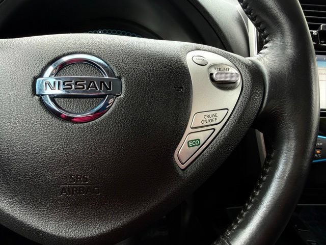 Used 2017 Nissan Leaf SL w/ Premium Package FWD image 33