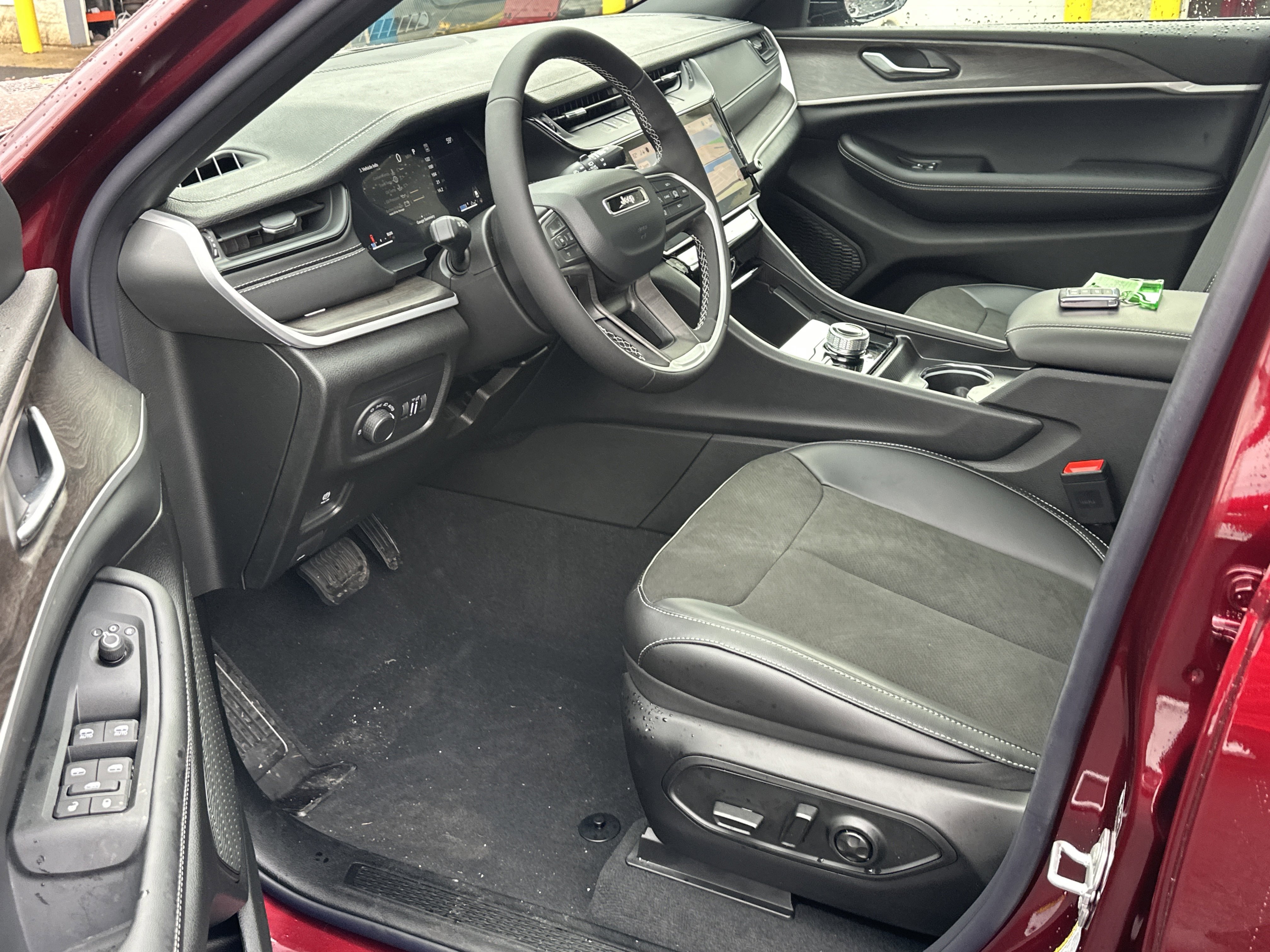 New 2026 Jeep Grand Cherokee Altitude image 29