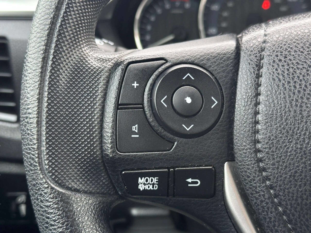 Used 2016 Toyota Corolla L image 31