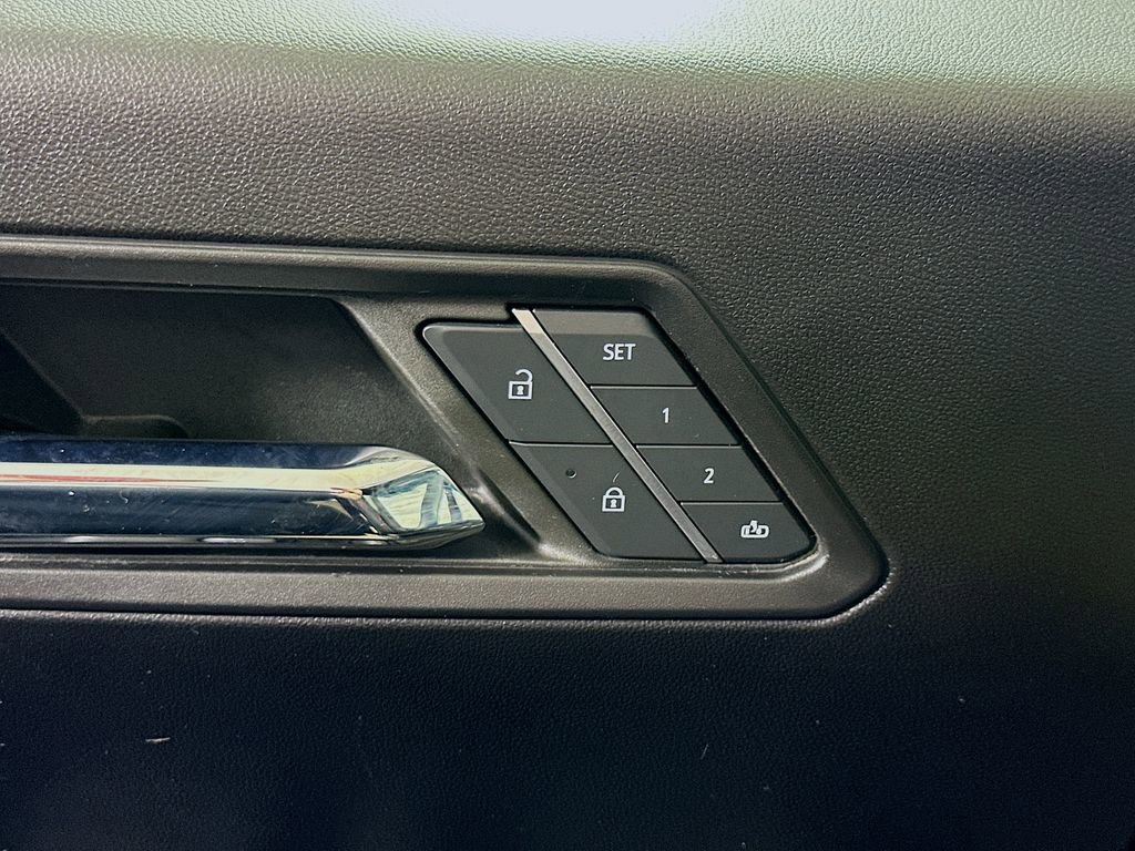 Used 2023 Chevrolet Colorado Z71 w/ Z71 Convenience Package 2 image 21