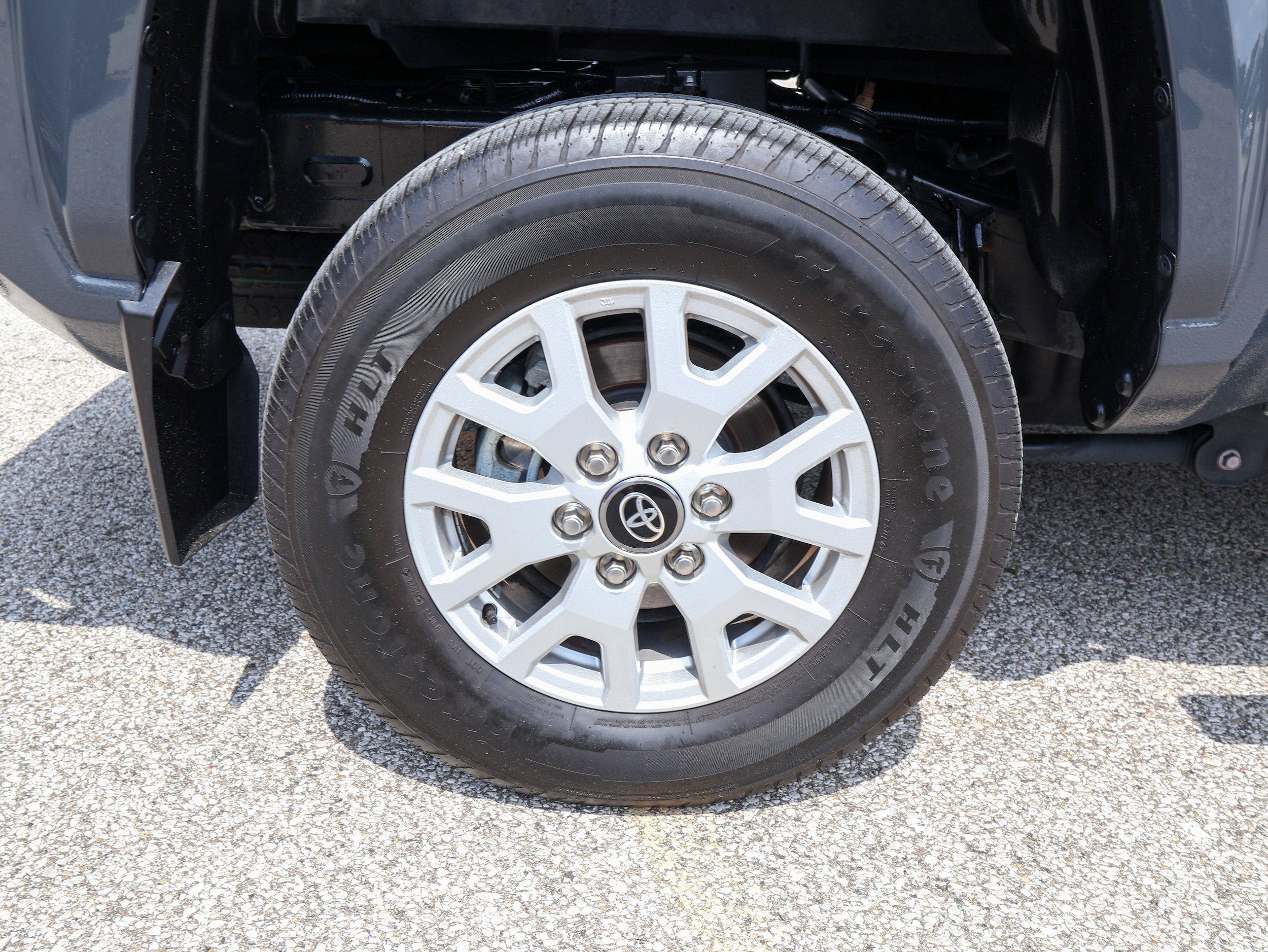 Used 2024 Toyota Tacoma SR5 AWD/4WD image 29