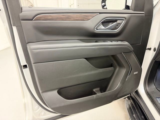 Used 2022 Chevrolet Suburban LT w/ LT Signature Package image 24