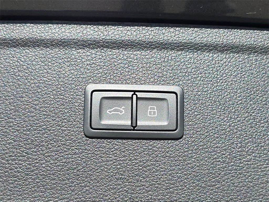 Certified 2023 Audi Q5 2.0T Premium w/ Convenience Package image 13