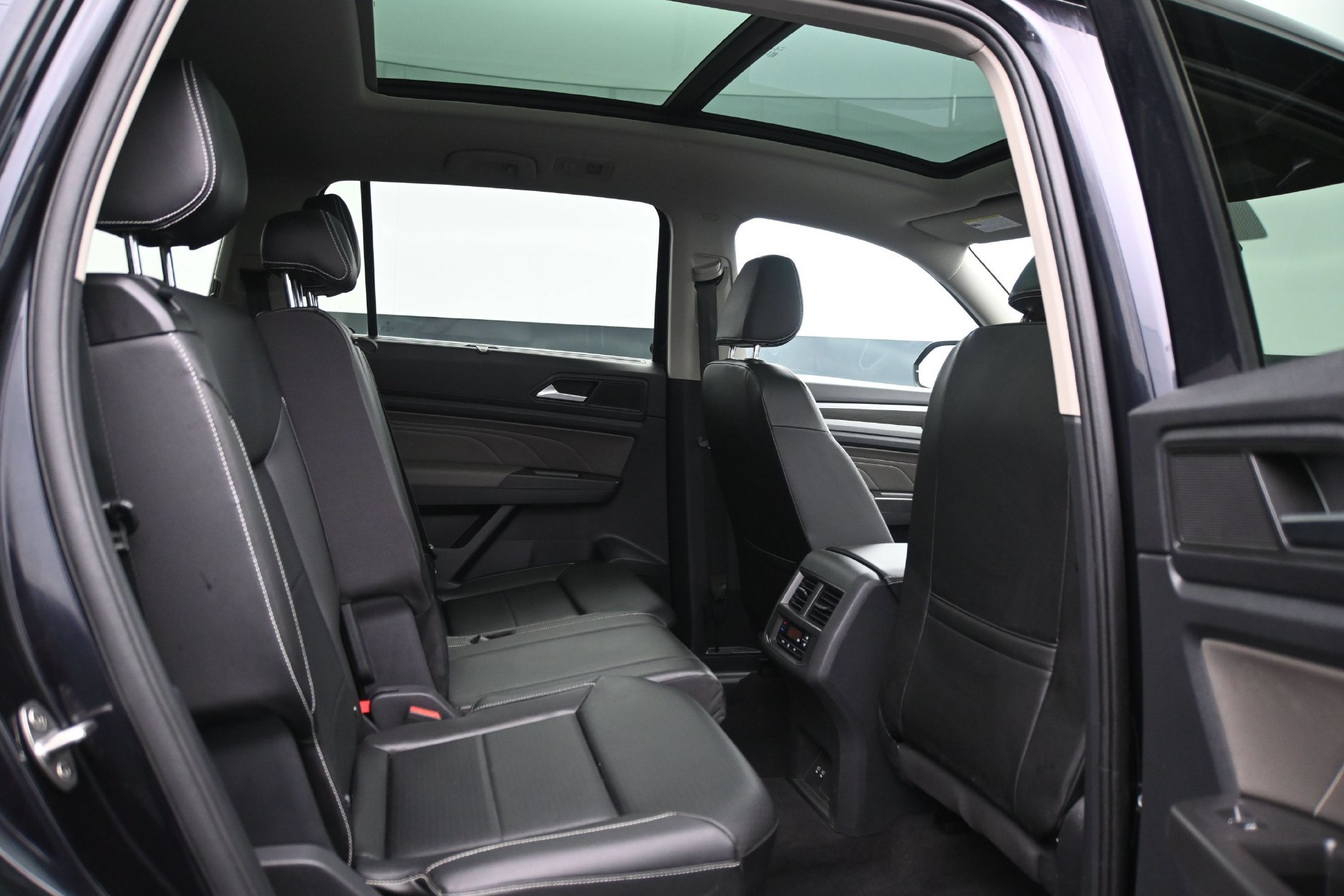 Used 2023 Volkswagen Atlas SE w/ Panoramic Sunroof Package AWD/4WD image 14