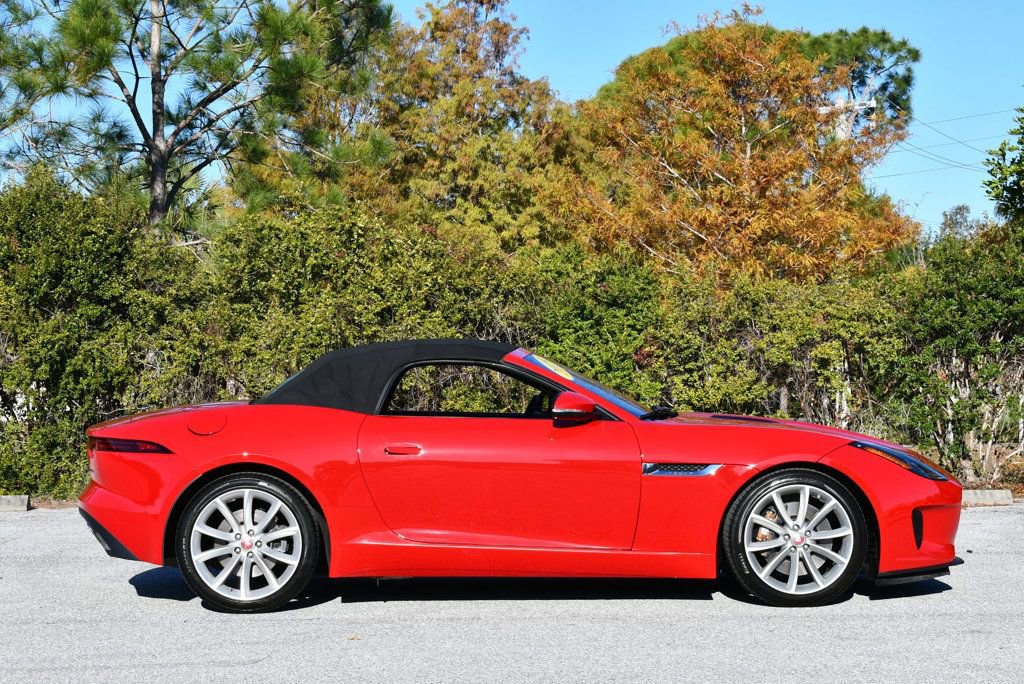 Used 2019 Jaguar F-TYPE Convertible image 41