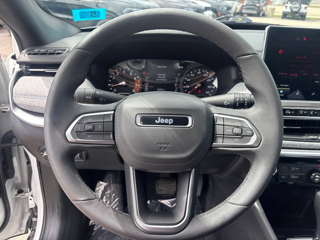 Certified 2024 Jeep Compass Latitude AWD/4WD image 11