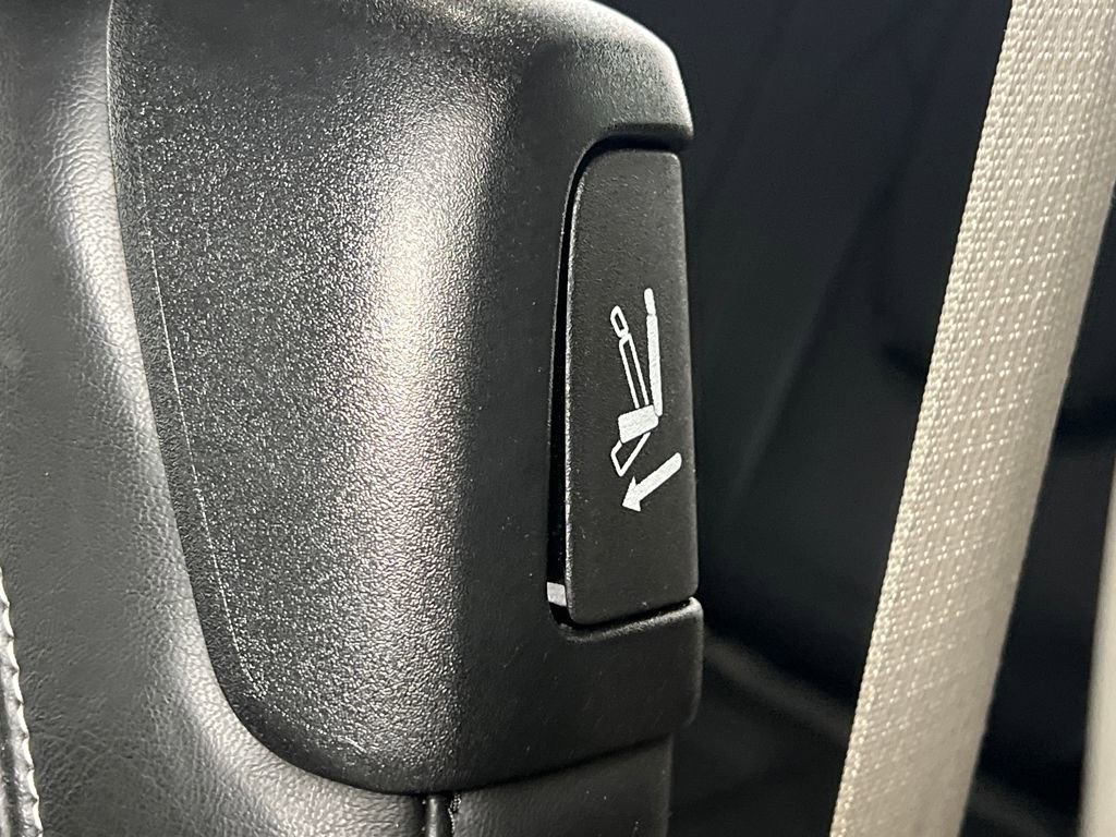 Used 2024 Chrysler Pacifica Touring-L image 15