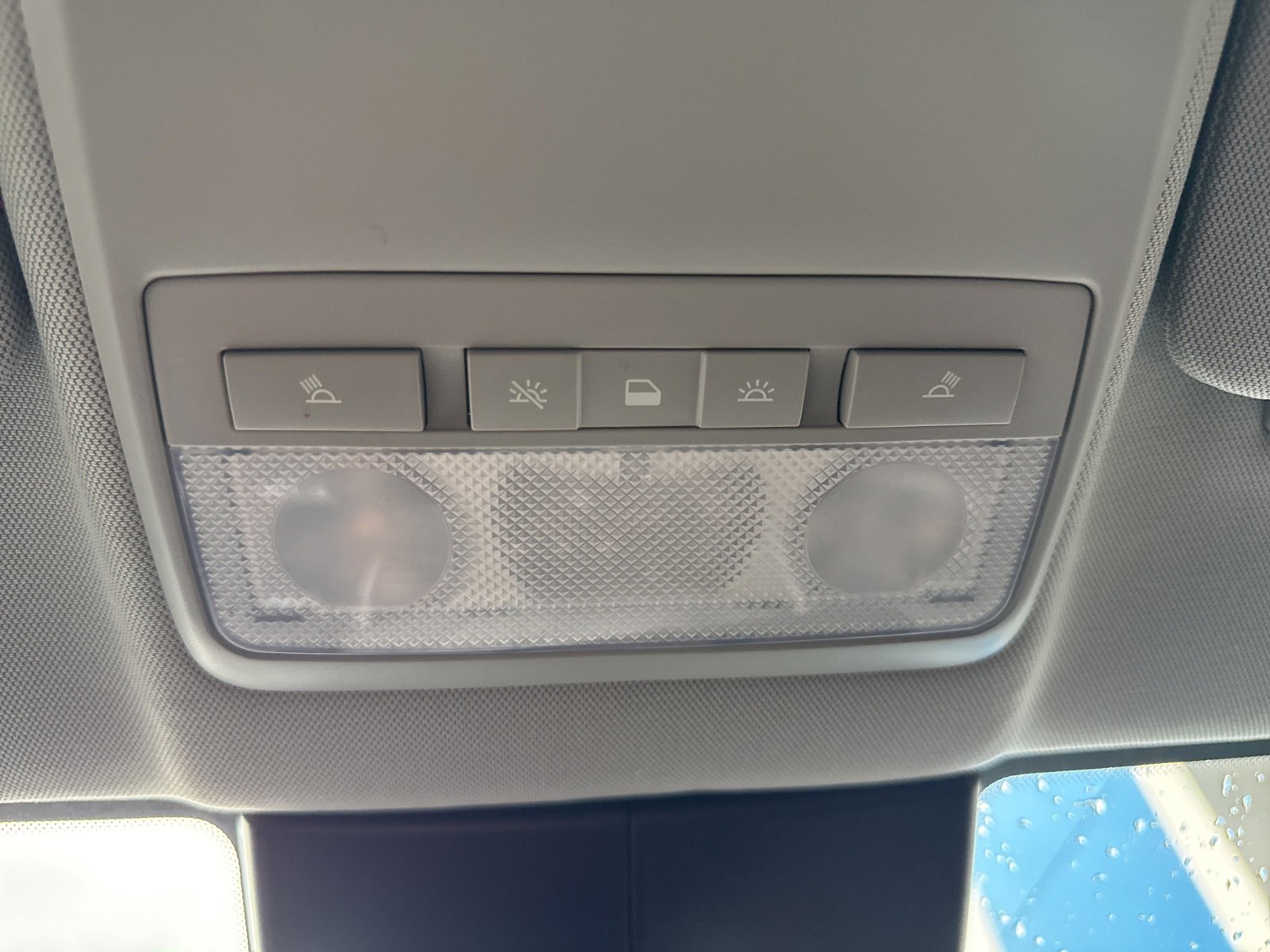 Used 2022 Chevrolet Trax LT w/ LT Convenience Package image 27