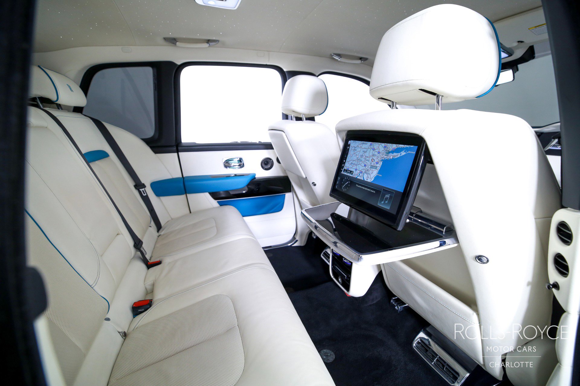 Certified 2023 Rolls-Royce Cullinan w/ Cullinan Package AWD/4WD image 28