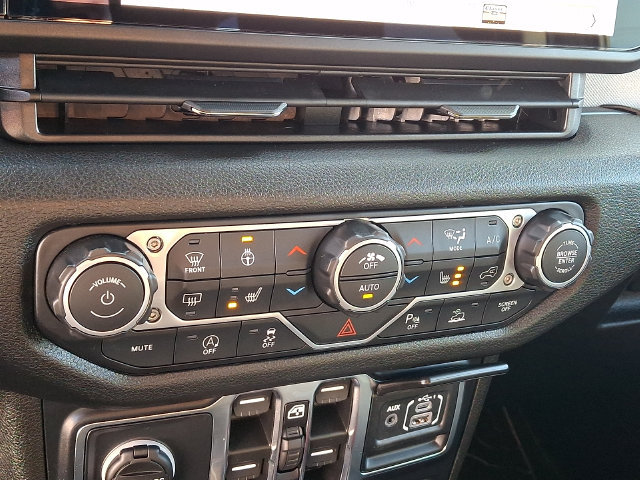 Used 2026 Jeep Wrangler Unlimited Sport AWD/4WD image 15