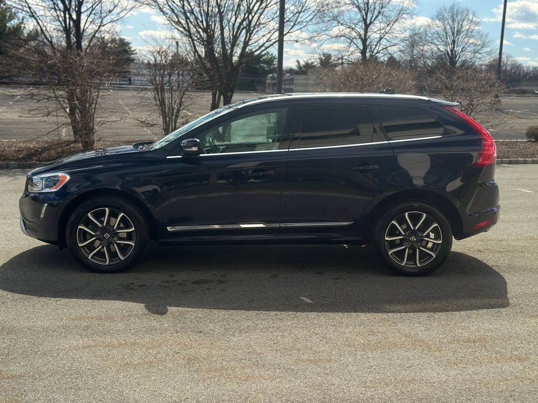 Used 2017 Volvo XC60 T6 Dynamic w/ Preferred Option Package AWD/4WD image 5