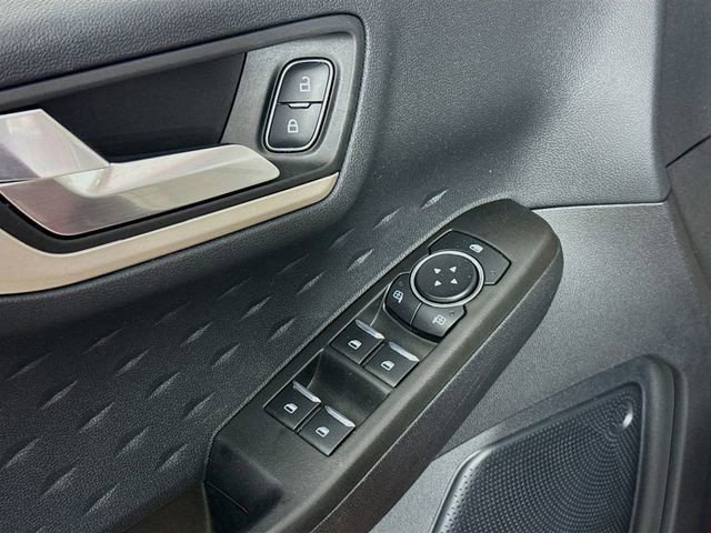 Certified 2020 Ford Escape SE image 17