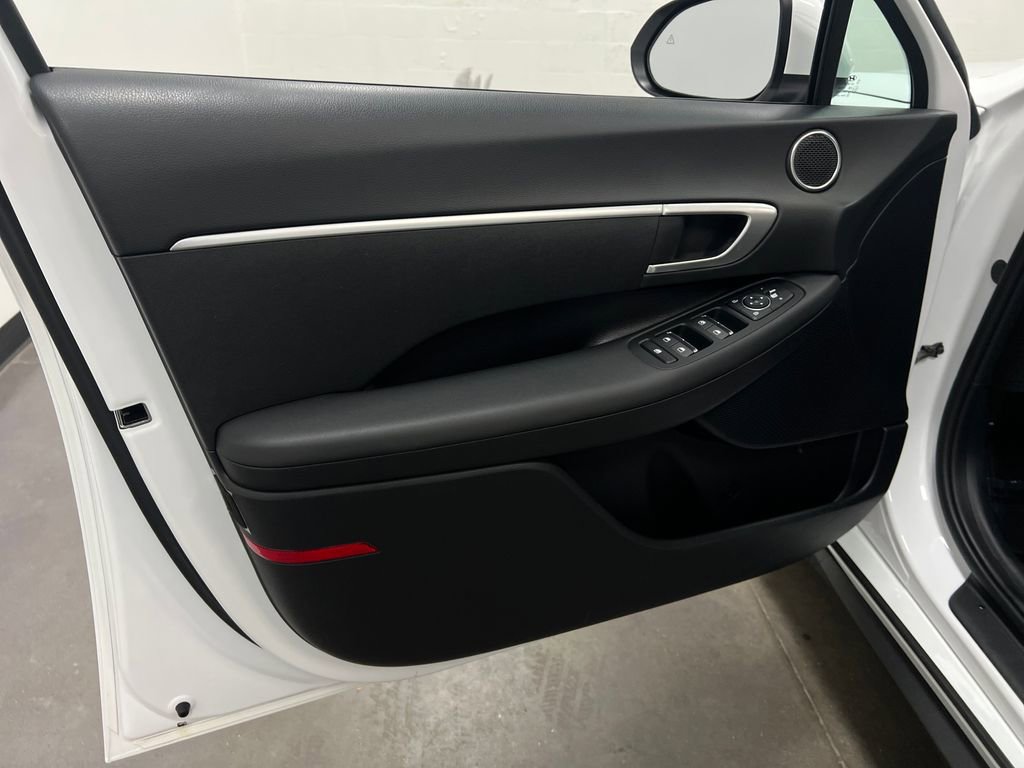 Used 2025 Hyundai Sonata SE FWD image 11
